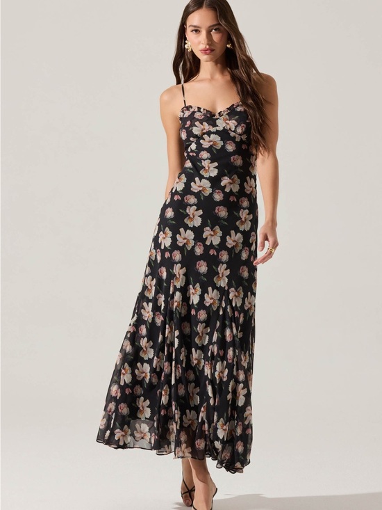 Astr Dresses & Skirts - ASTR The Label Maeryn Sweetheart Ruffle Maxi Dress